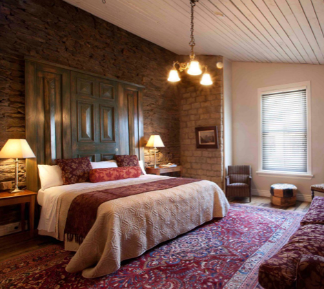 Accom - Olivers Copy-image