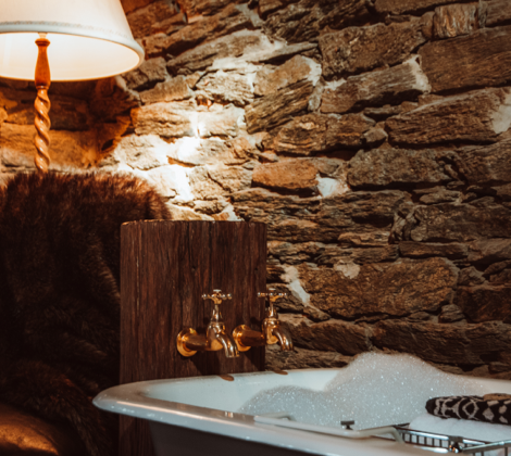 Accom - Olivers-image